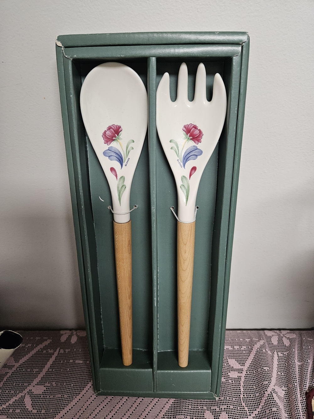 Vintage Lenox White Ceramic & Wood Floral Salad Servers - Poppies On Blue